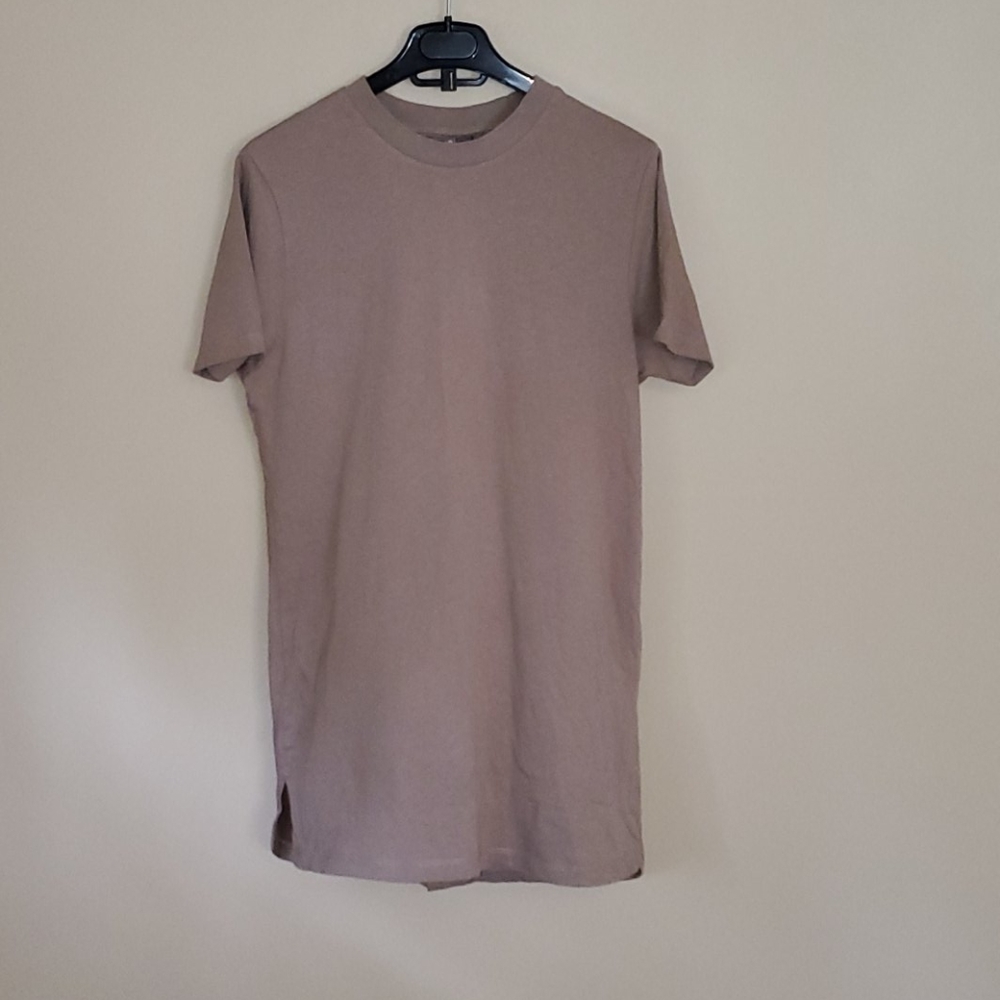 Brown t-shirt